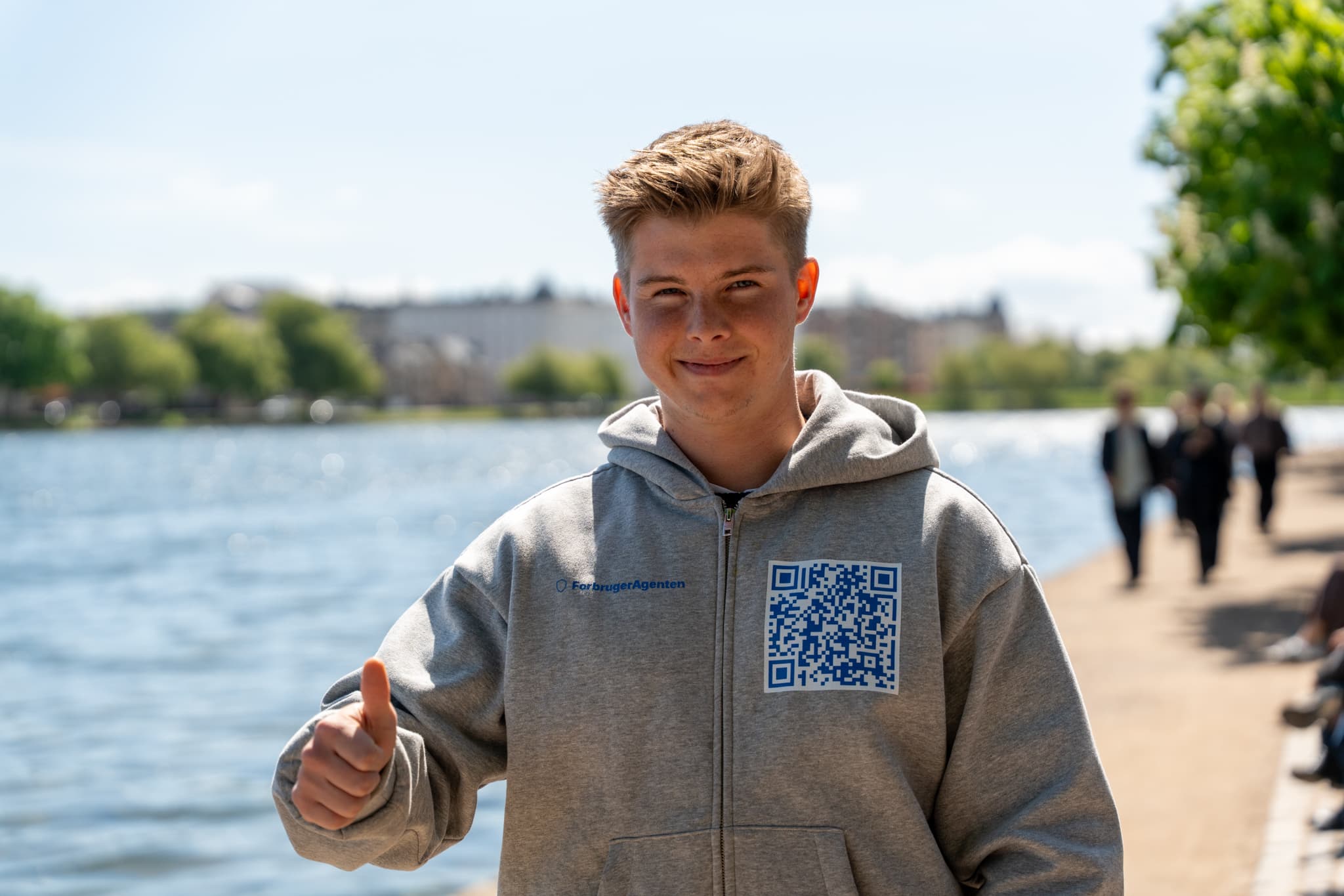 Thumbs-up launch